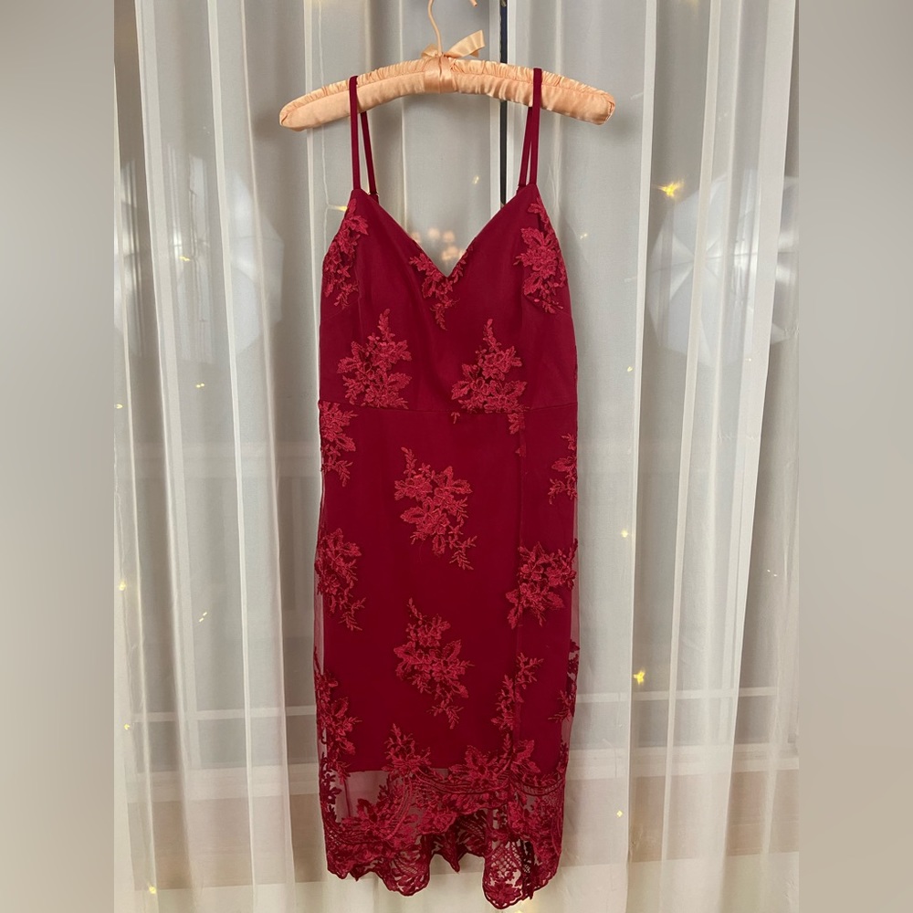 Brand New Guess Red Embroidered Mesh Overlay Cocktail Dress